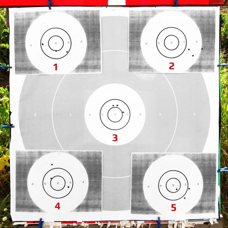 5 rosate di 3 colpi ciascuna, a 548 metri (600 yards)