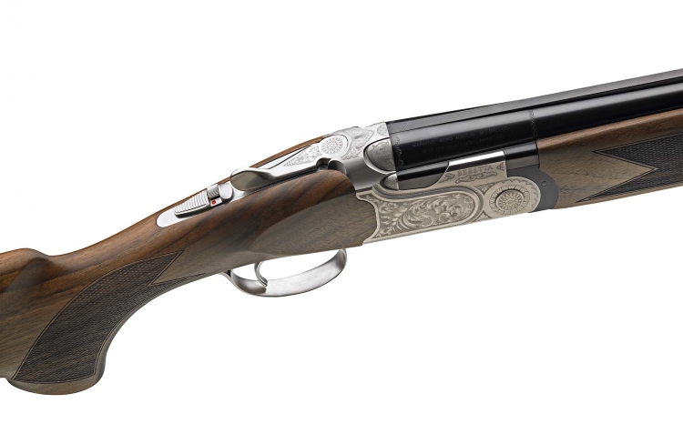 Beretta 690 Field I, il nuovo fucile sovrapposto Vista della parte superiore della bascula, con il bottone della sicura, dietro la chiave
