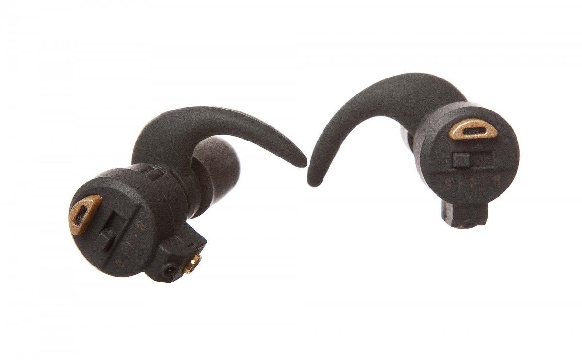 Gli auricolari Pro Ears Stealth Elite sono certificati IPX7 per la resistenza all'acqua e agli elementi., 