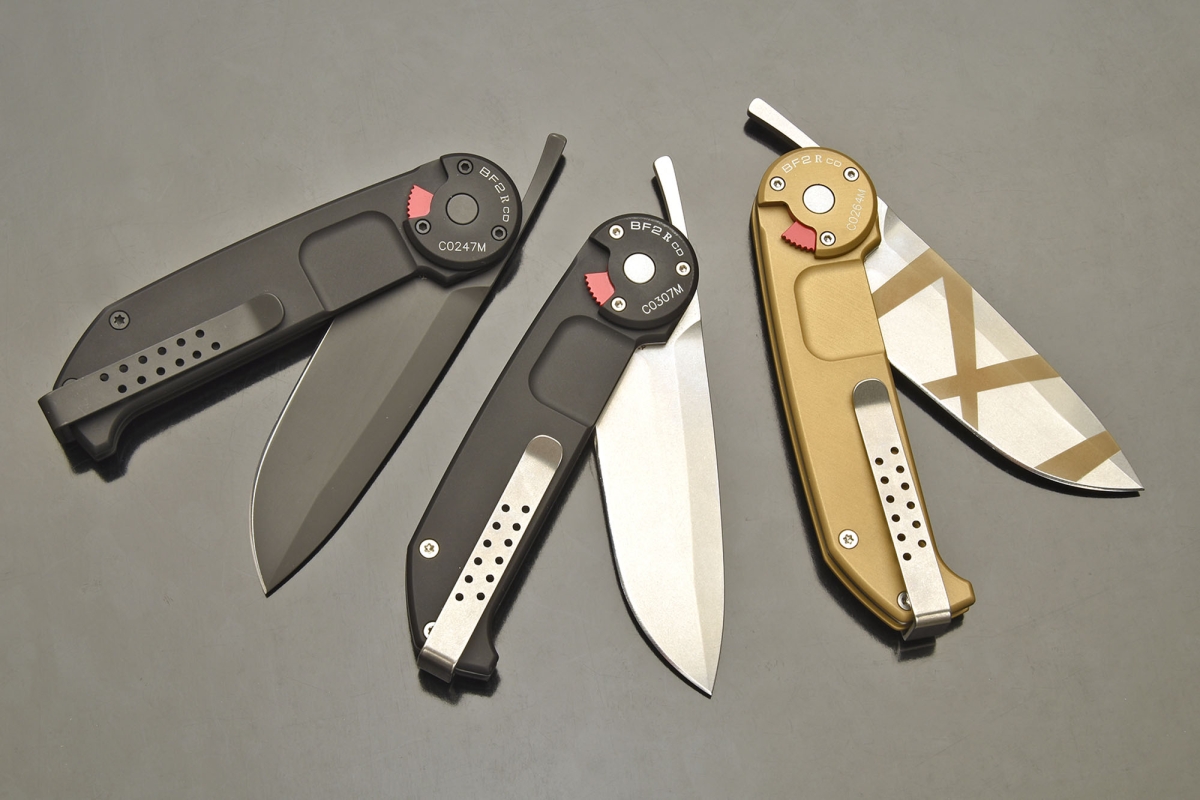 Extrema Ratio BF2 R: the folding knife that opens like a straight razor!