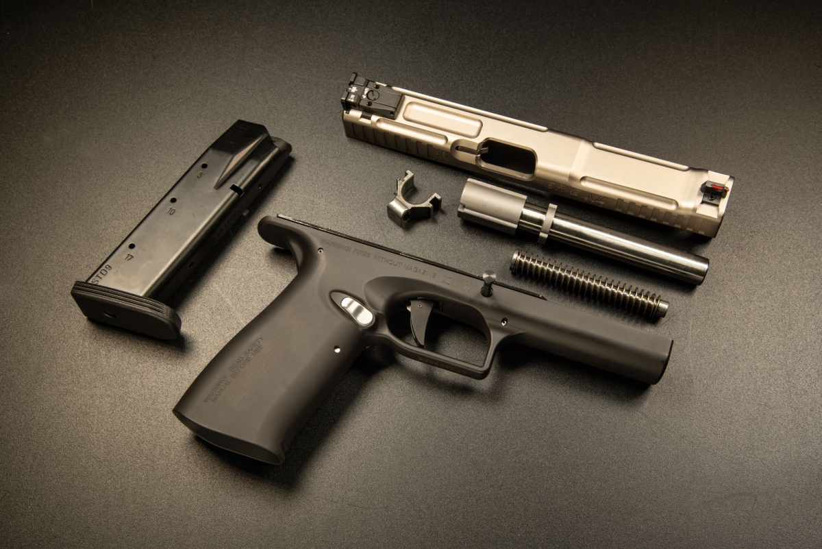 Arsenal Firearms Strike One Ergal Pro: the All-Italian, All-Metal Production pistol!