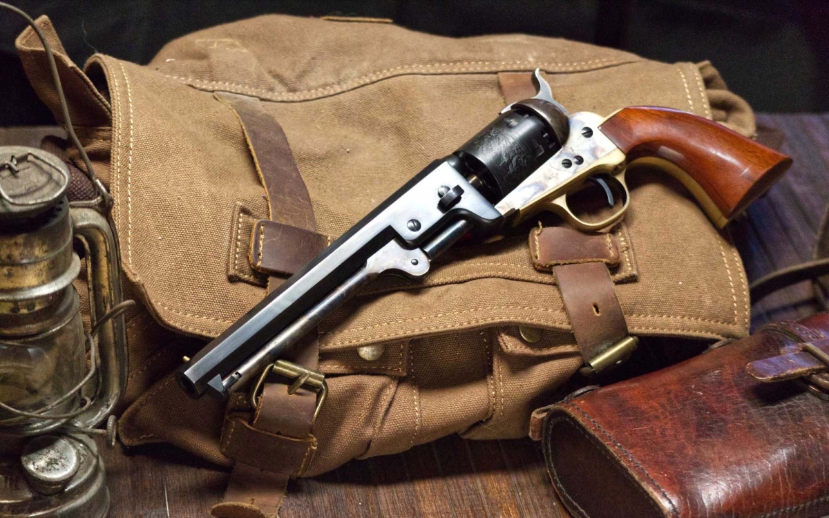 Black powder: preloaded spare cylinders in cap and ball revolvers