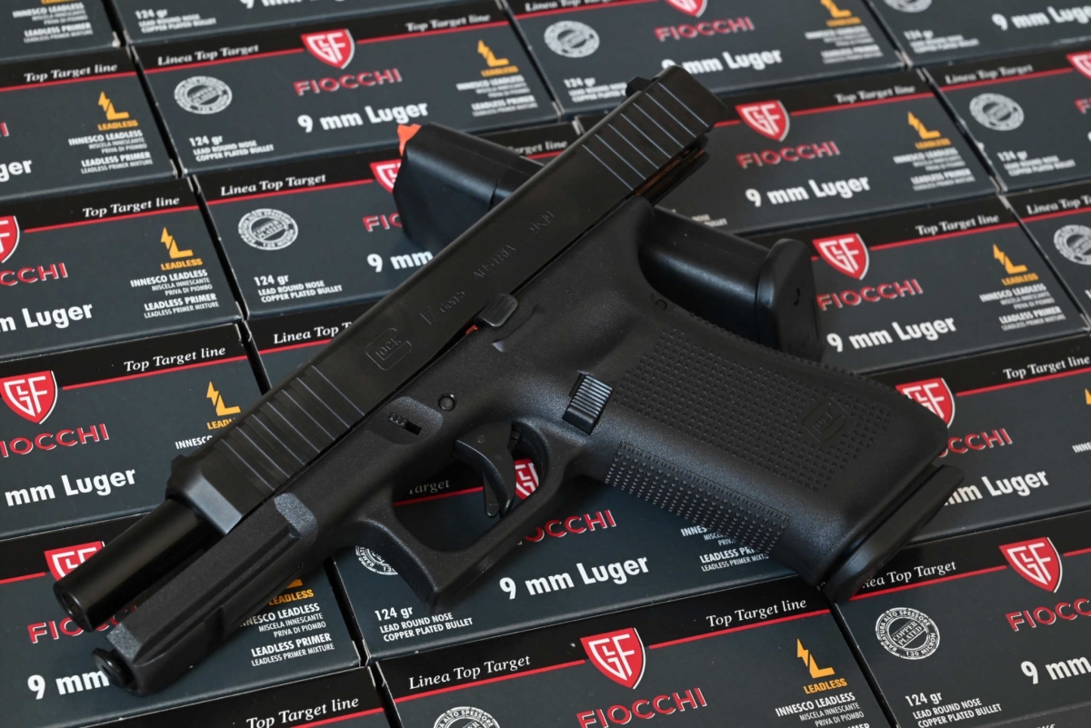 la Glock G17 non ha bisogno di presentazioni, la novità è il calibro 9 Luger, finalmente disponibile in Italia per i comuni mortali, che ora è adottato nella pistola austriaca 