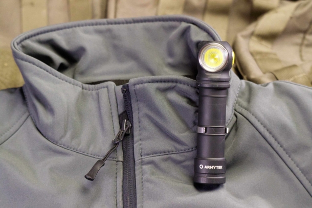 You can use the clip in various ways, such as to carry the light on a jacket neck, so that it better follows body movement