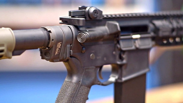 Lo "AR Folding Stock Adapter Gen 3-M" è un adattatore per calci pieghevoli per carabine e fucili di derivazione AR-15, prodotto dalla statunitense Law Tactical
