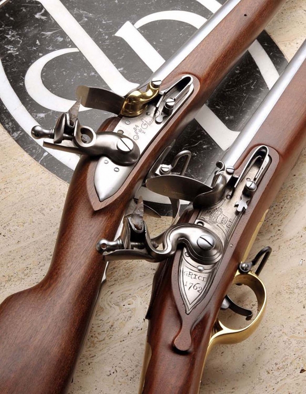 I due protagonisti delle Guerre Napoleoniche: il fucile francese 1777 Anno IX in calibro .69 e il fucile inglese Brown Bess in calibro .75, entrambi a pietra focaia