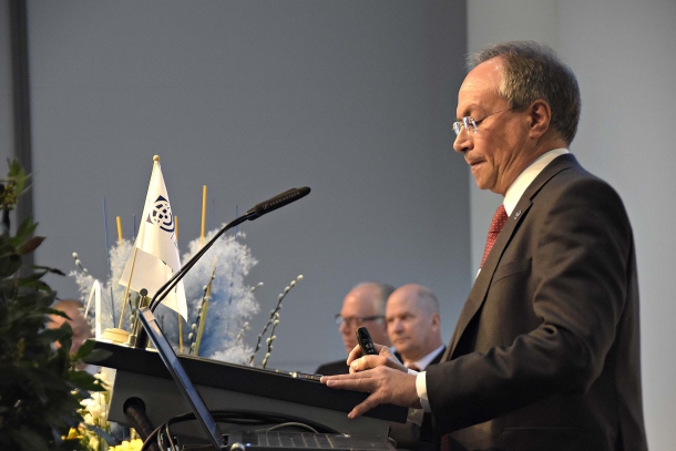 WFSA: la riunione del ventennale ad IWA 2016 Stephen Petroni (Malta), presidente della FESAC, l'associazione europea dei collezionisti d'armi