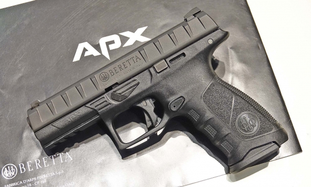La nuova pistola APX: la candidata Beretta per il programma MHS era proprio questa, in una versione con sicura manuale ambidestra che, nella versione commerciale, è disponibile come optional su richiesta