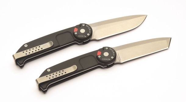 The Extrema Ratio BF2 R knife with a stone-washed blade and belt clip