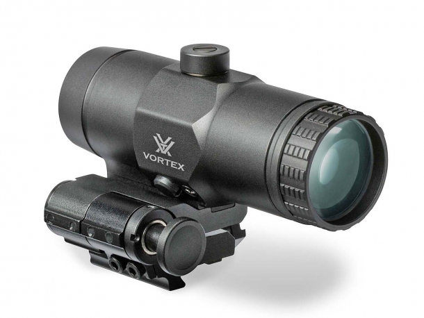 Origin STB distributore ufficiale Vortex Optics per l'Italia! Ricca anche l'offerta in fatto di accessoristica, come gli ingranditori specifici per alcune delle ottiche a riflesso più richieste dell'azienda