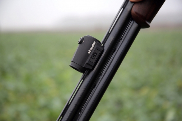 The Micro S-1 sight attaches directly to the shotgun at any point along the ventilated rib