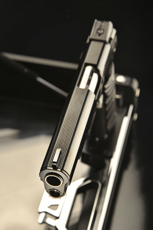 All details of the Cabot Guns Mirror Image pistols are well cured, down to the anti-reflex pattern on top of the slide