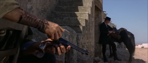 La Colt con il serpente, in una sequenza del film "Per Qualche Dollaro In Più"