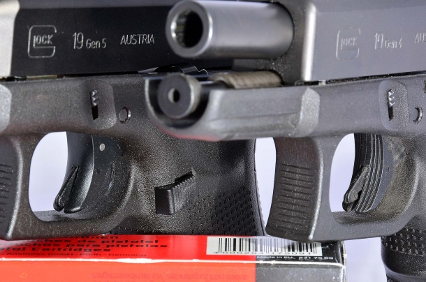 La Glock G19 Gen 5 abbandona il grilletto zigrinato, in favore di uno liscio