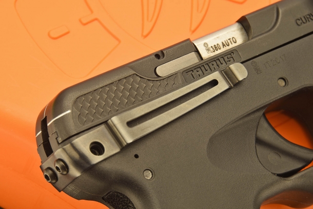The built-in clip allows holster-less pocket or IWB carry