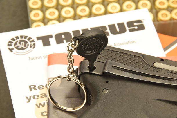 La pistola adotta il Taurus Security System, con chiave di blocco dello scatto