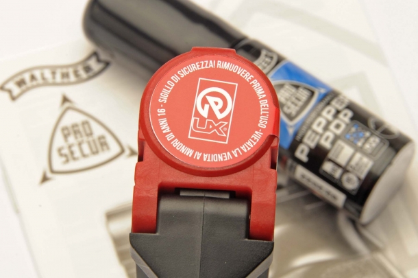 Walther PDP: la pistola al peperoncino di Umarex Il sigillo di sicurezza apposto dal distributore italiano Origin STB