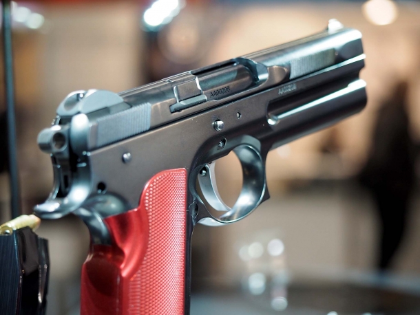 La pistola FK Brno "Short Slide" è decisamente più corta dei modelli Combat Sport Pistol e Standard Field Pistol