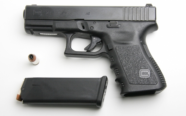 FBI selects Glock as its next service pistol As of today, FBI agents have been using the Glock 22 and Glock 23 pistols in .40 Smith & Wesson caliber