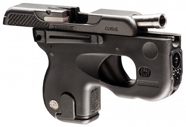 Taurus Curve: la brasiliana da difesa che non ti aspetti! Il caricatore della Taurus Curve ospita fino a sei colpi calibro 9 Corto