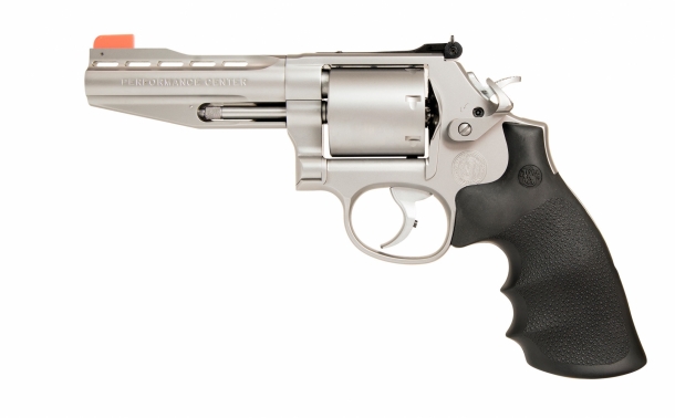 Smith & Wesson Performance Center Model 686