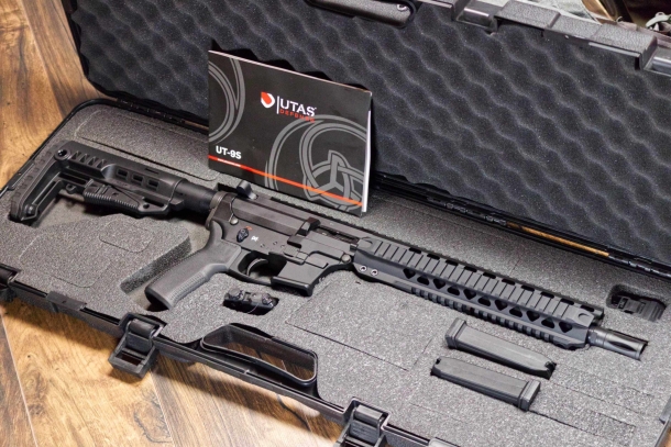 The UT912 is provided with a polymer case with precut foam for short or long magazines, a box of cartridges and optical sights.