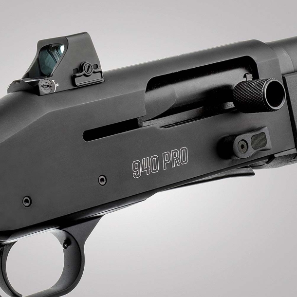 Mossberg 940 Pro Tactical: the "Optics Ready" shotgun