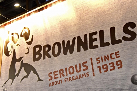 Brownells ora distribuisce anche armi!