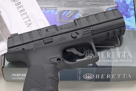 UMAREX releases the licensed airsoft replica of the Beretta APX pistol