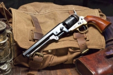 Black powder: preloaded spare cylinders in cap and ball revolvers